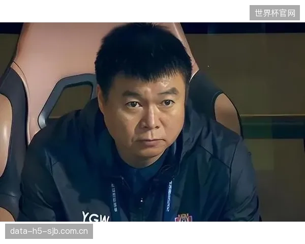 于根伟面临阵容深度严重不足的困境，保级之路雪上加霜。